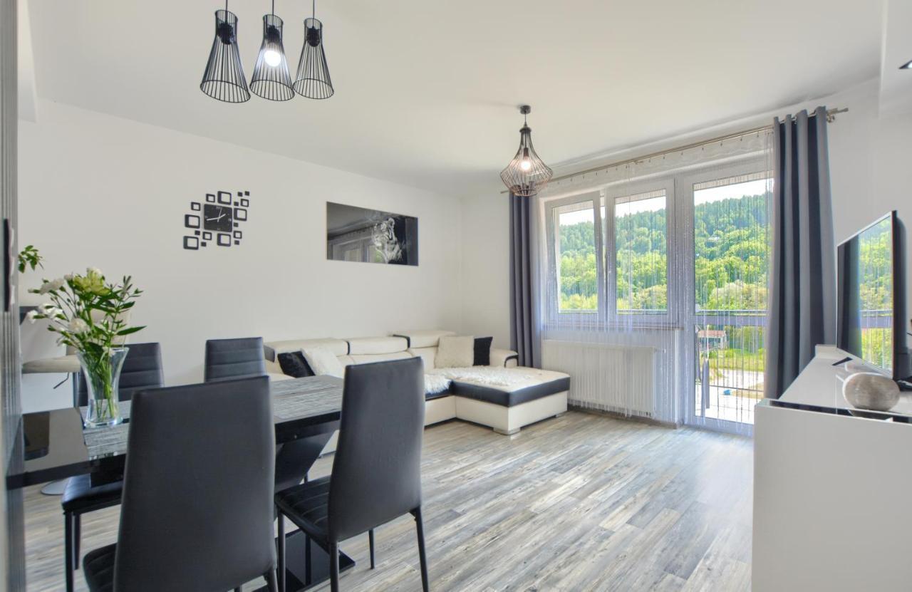 Apartament Glamour Ustrzyki Dolne Esterno foto