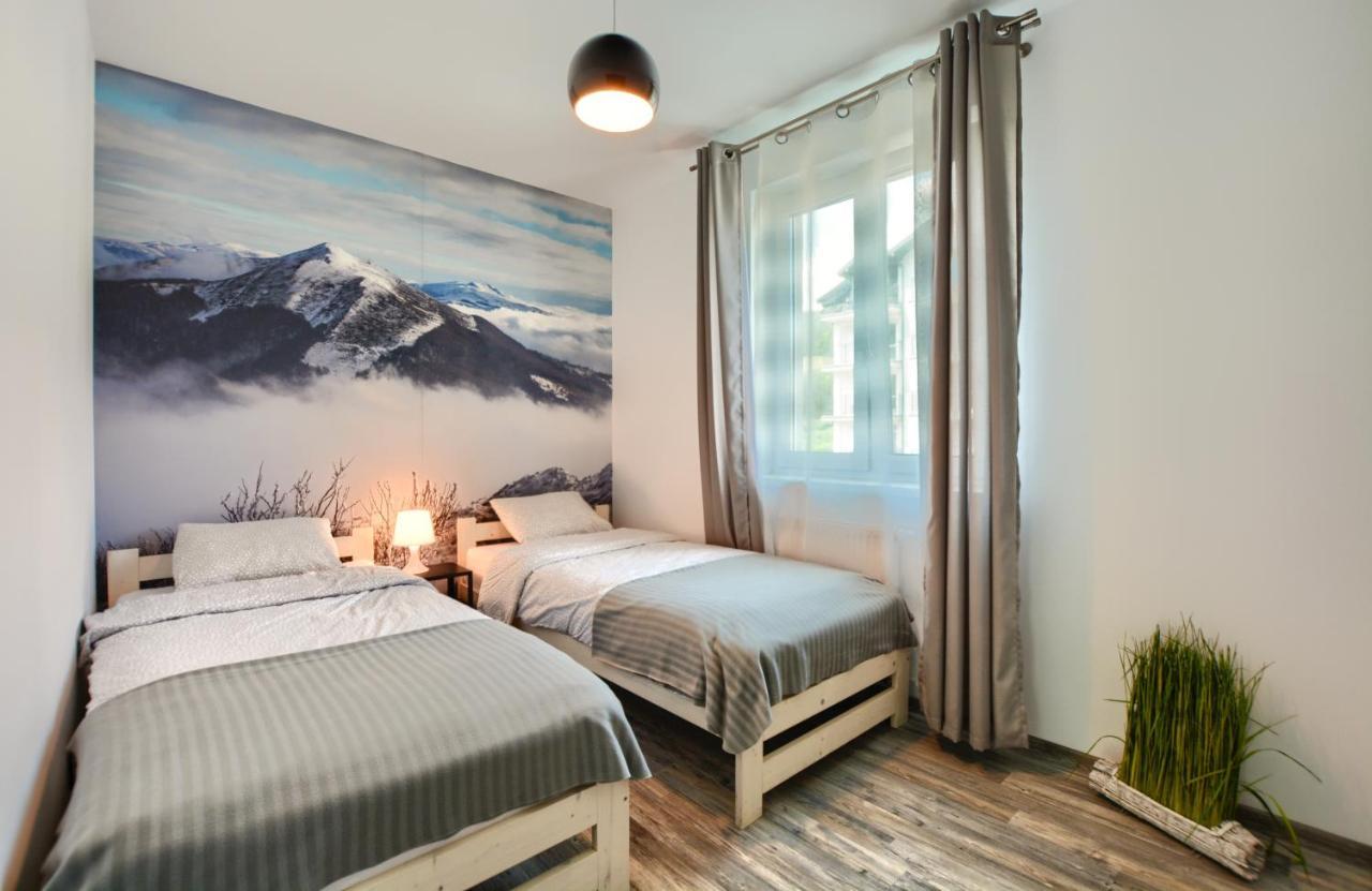 Apartament Glamour Ustrzyki Dolne Esterno foto